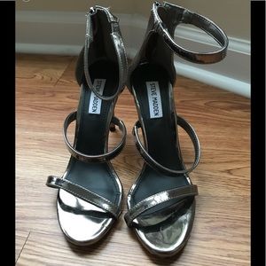 Steve Madden Metalic Heels